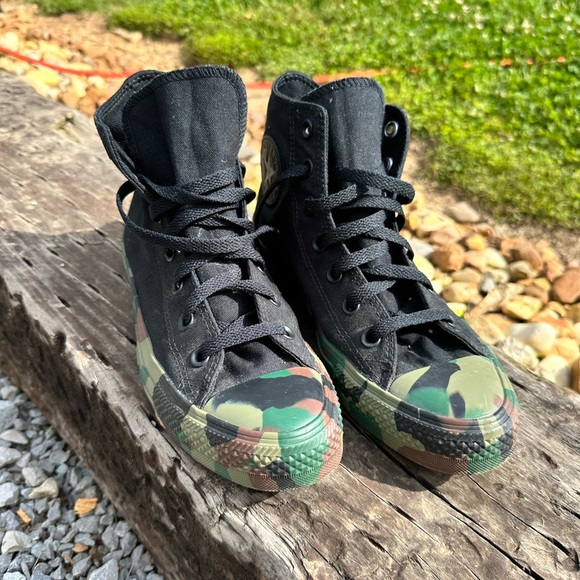 Converse - Picture 2 of 5